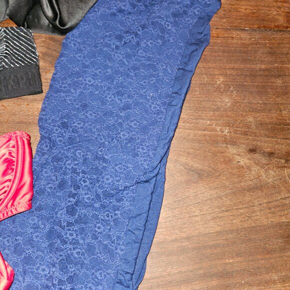 Large Bundle of Victoria's Secrets Lingerie - Picture 7 of 11